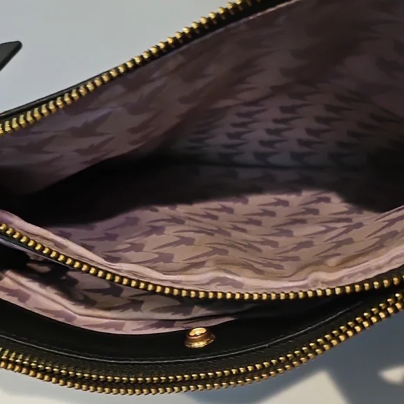 L&S Black Leather Shoulder Bag with Gold Accents - Picture 4 of 7